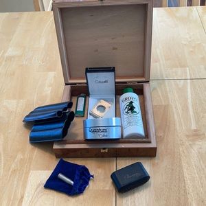 Cigar humidor and accessories